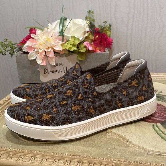Nurse Mates Align Cosmic Leopard Print Slip On Shoes Sneakers Slip Resistant 10 - Picture 4 of 16